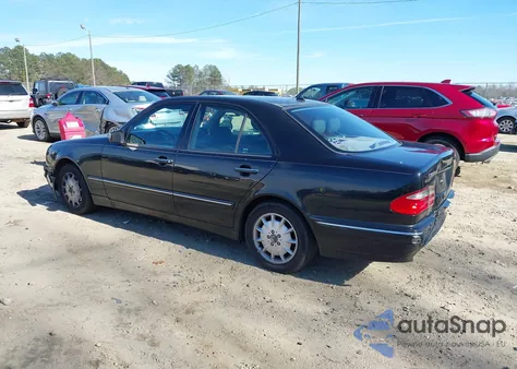 2000 Mercedes-Benz E 320 z USA, uszkodzony, nr VIN WDBJF65J2YB108349